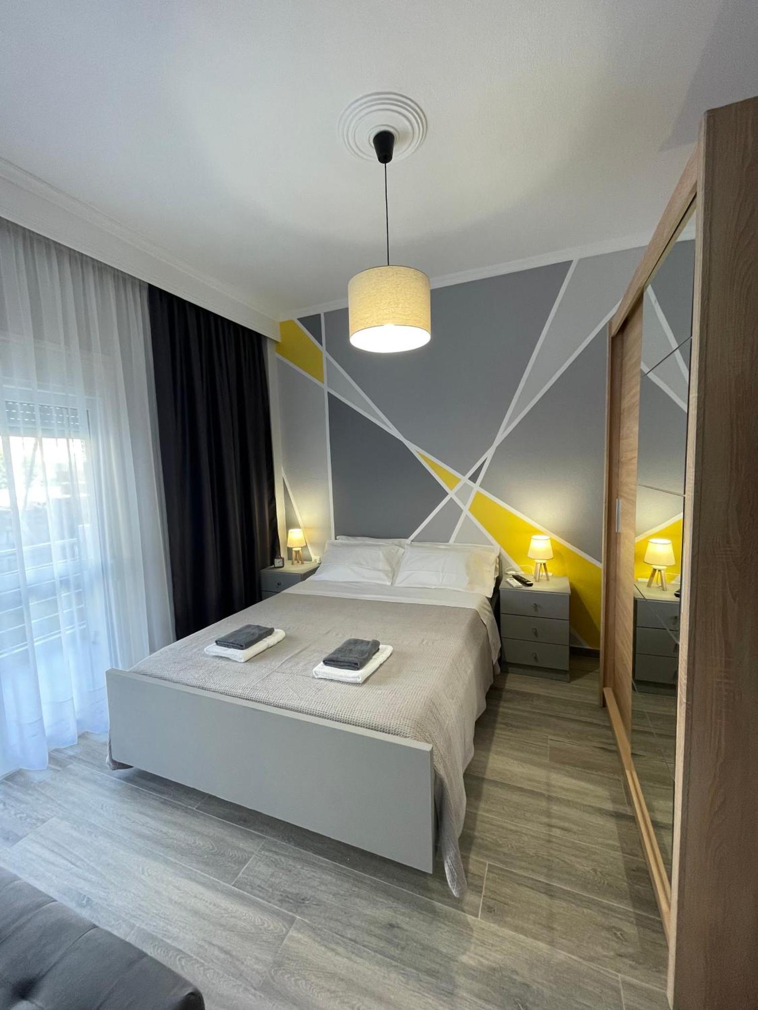Dt Luxury Apartment เนอาเปรามอส ภายนอก รูปภาพ