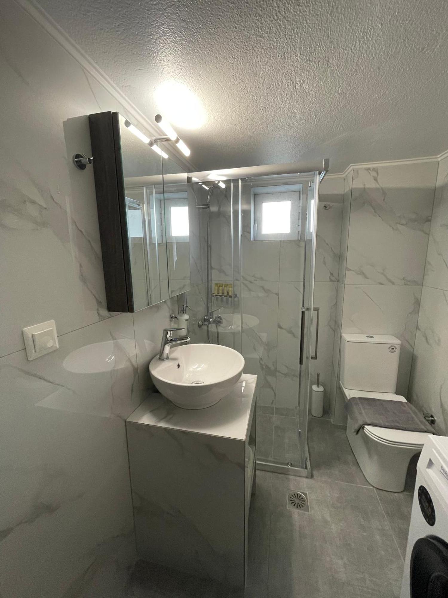 Dt Luxury Apartment เนอาเปรามอส ภายนอก รูปภาพ