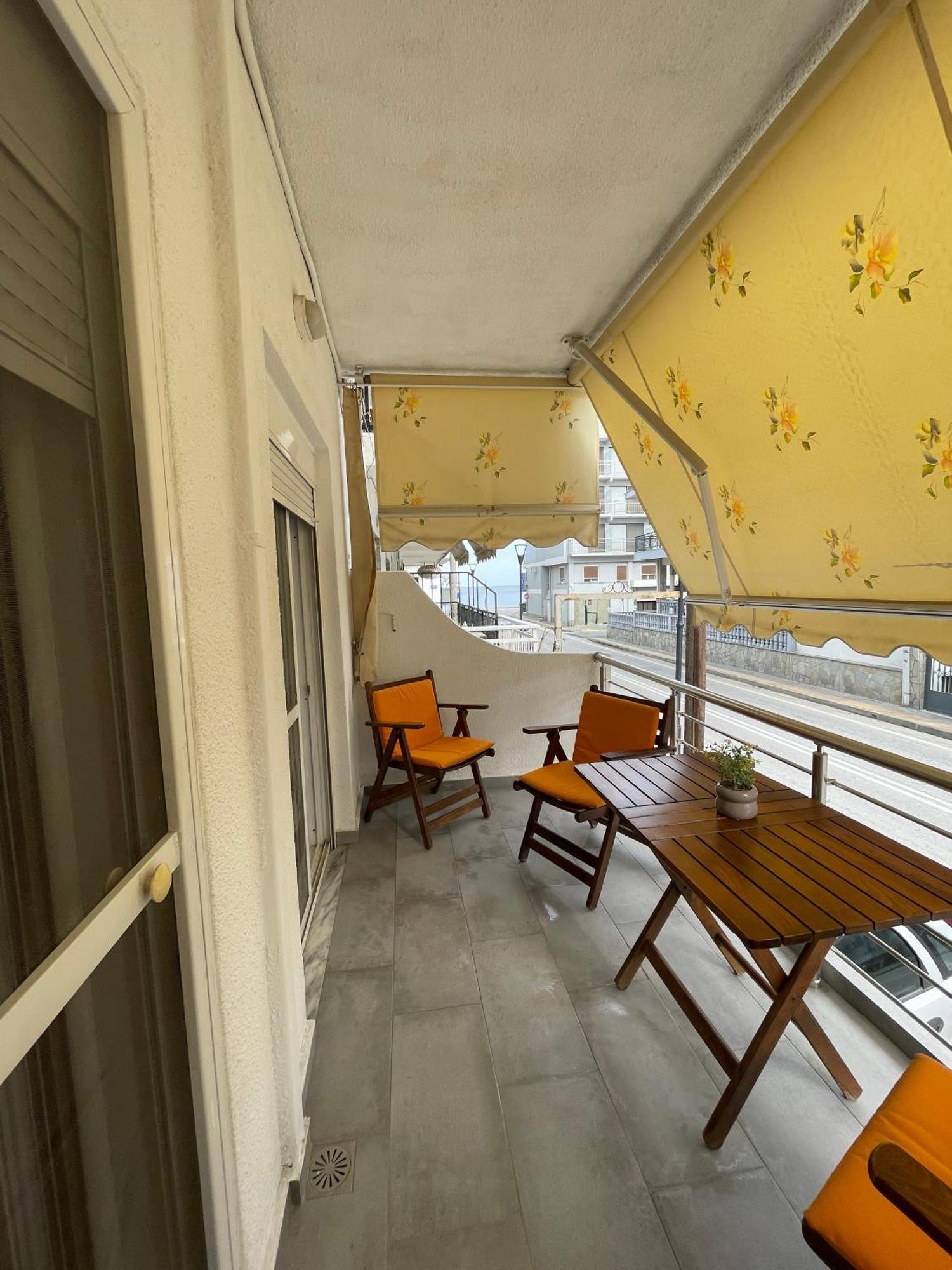 Dt Luxury Apartment เนอาเปรามอส ภายนอก รูปภาพ